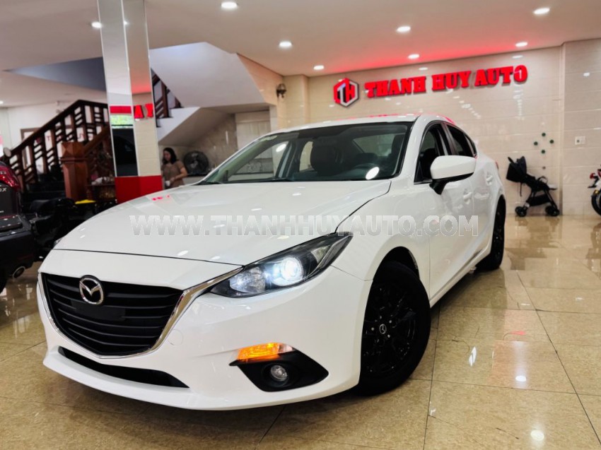 Mazda 3 1.5 AT 2016