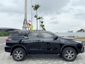 Xe Toyota Fortuner 2.7V 4x2 AT 2017