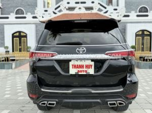 Xe Toyota Fortuner 2.7V 4x2 AT 2017