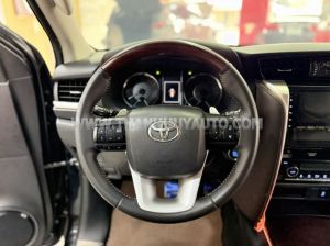 Xe Toyota Fortuner 2.7V 4x2 AT 2017