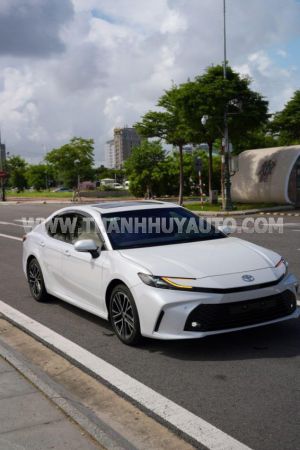 Xe Toyota Camry 2.0Q 2025
