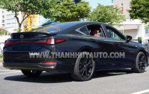Xe Lexus ES 250 F Sport 2022